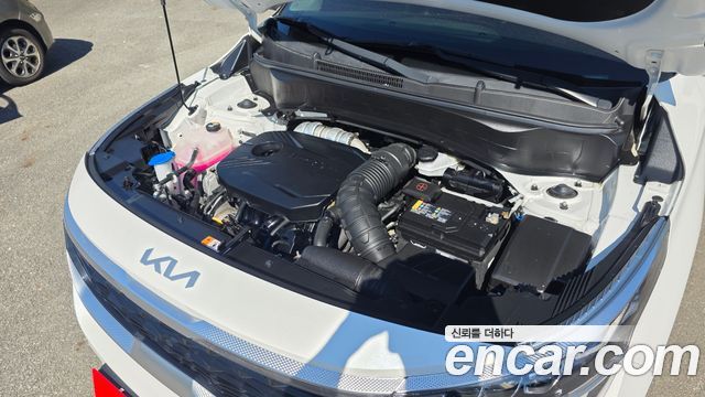 Kia Seltos Gasoline 1.6 Turbo 2WD Signature 2023 — фото 6