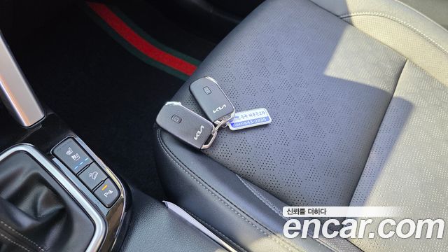 Kia Seltos Gasoline 1.6 Turbo 2WD Signature 2023 — фото 16