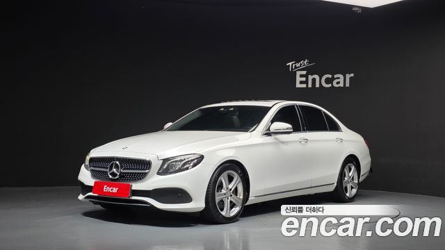Mercedes-Benz E-Class (W213) E220d Avantgarde 2017 — фото 1