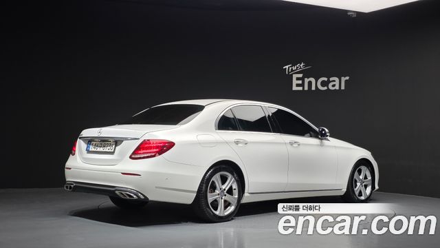 Mercedes-Benz E-Class (W213) E220d Avantgarde 2017 — фото 2