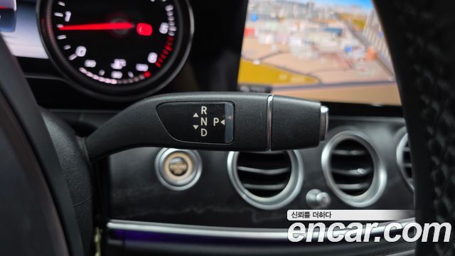 Mercedes-Benz E-Class (W213) E220d Avantgarde 2017 — фото 9