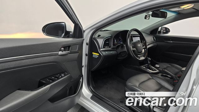Hyundai Avante (AD) 1.6 e-VGT SMART 2017 — фото 10