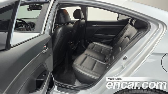 Hyundai Avante (AD) 1.6 e-VGT SMART 2017 — фото 12