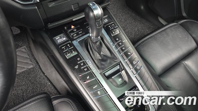 Porsche Macan 2.0 95B 2015 — фото 9