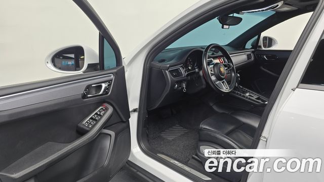 Porsche Macan 2.0 95B 2015 — фото 10