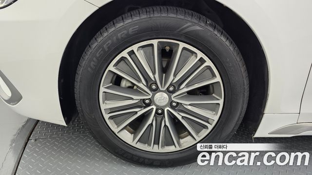 Hyundai Grandeur Hybrid (IG) Exclusive Special 2019 — фото 5