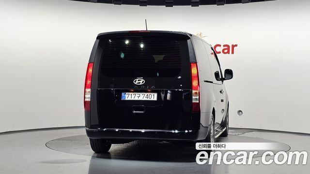Hyundai Staria HEV 1.6 Tourer 11-Seater Modern 2025 — фото 4