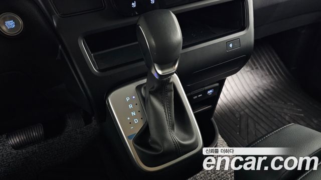 Hyundai Staria HEV 1.6 Tourer 11-Seater Modern 2025 — фото 9