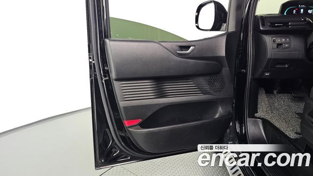 Hyundai Staria HEV 1.6 Tourer 11-Seater Modern 2025 — фото 24