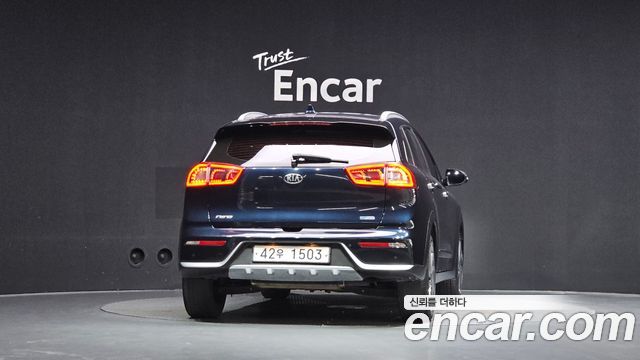 Kia Niro Prestige 2018 — фото 4