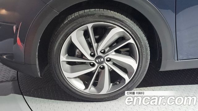 Kia Niro Prestige 2018 — фото 5