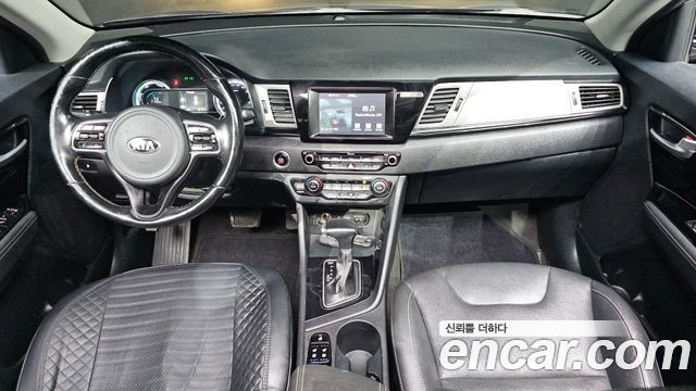 Kia Niro Prestige 2018 — фото 7