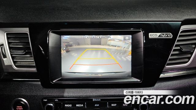 Kia Niro Prestige 2018 — фото 15