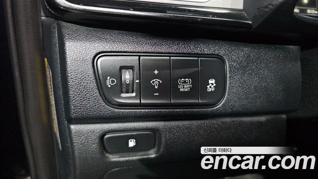 Kia Niro Prestige 2018 — фото 27