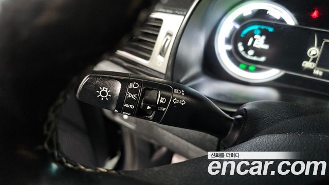 Kia Niro Prestige 2018 — фото 30