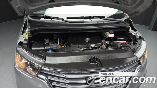 Hyundai Grand Starex Van 5-Seater Style 2019 — фото 6