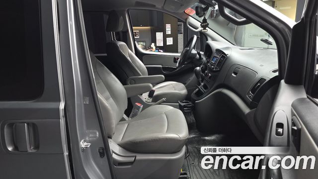 Hyundai Grand Starex Van 5-Seater Style 2019 — фото 11