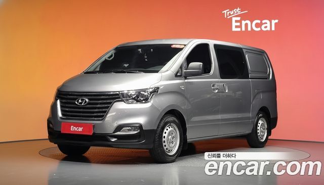 Hyundai Grand Starex Van 5-Seater Style