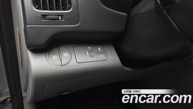 Hyundai Grand Starex Van 5-Seater Style 2019 — фото 30