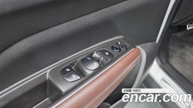 Renault Korea QM6 2.0 LPe RE Signature 2WD 2020 — фото 29