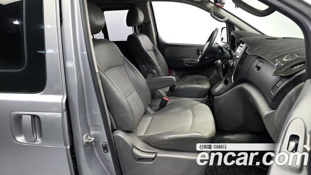 Hyundai Grand Starex 5-Seater VAN CVX Luxury 2012 — фото 11