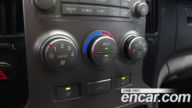 Hyundai Grand Starex 5-Seater VAN CVX Luxury 2012 — фото 15