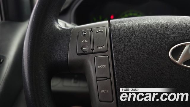 Hyundai Grand Starex 5-Seater VAN CVX Luxury 2012 — фото 16