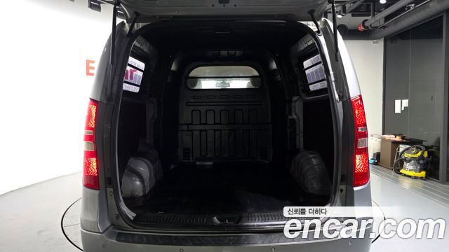 Hyundai Grand Starex 5-Seater VAN CVX Luxury 2012 — фото 20