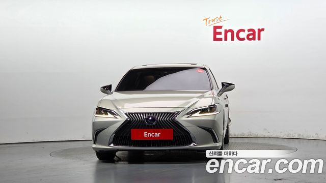 Lexus ES300h (VII) Luxury Plus 2019 — фото 3