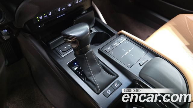 Lexus ES300h (VII) Luxury Plus 2019 — фото 9