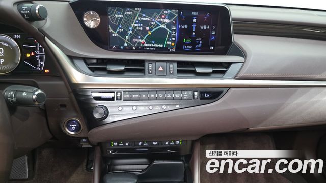 Lexus ES300h (VII) Luxury Plus 2019 — фото 13