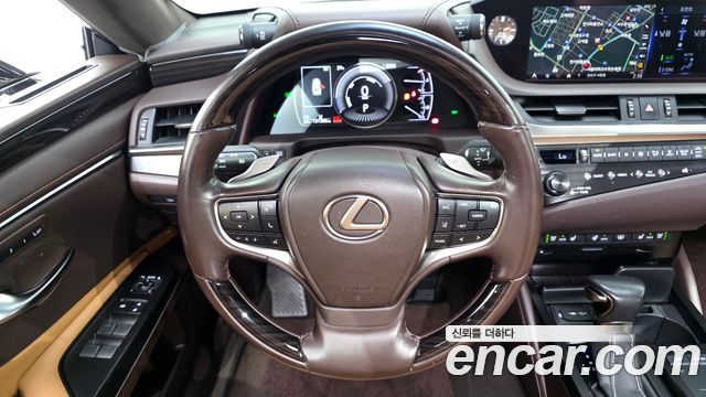 Lexus ES300h (VII) Luxury Plus 2019 — фото 14