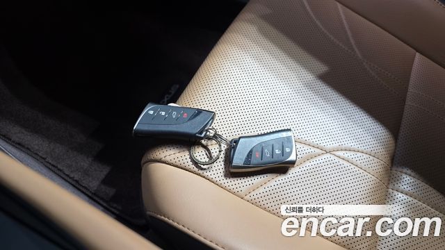 Lexus ES300h (VII) Luxury Plus 2019 — фото 16