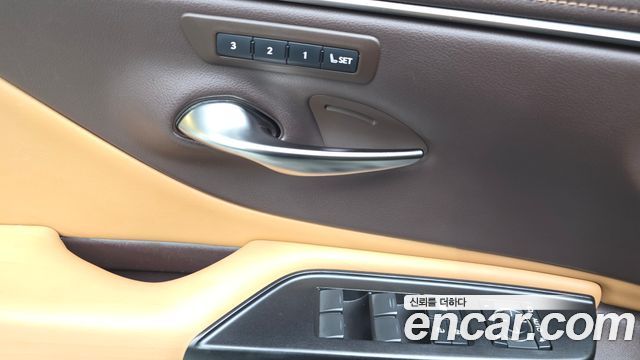 Lexus ES300h (VII) Luxury Plus 2019 — фото 20