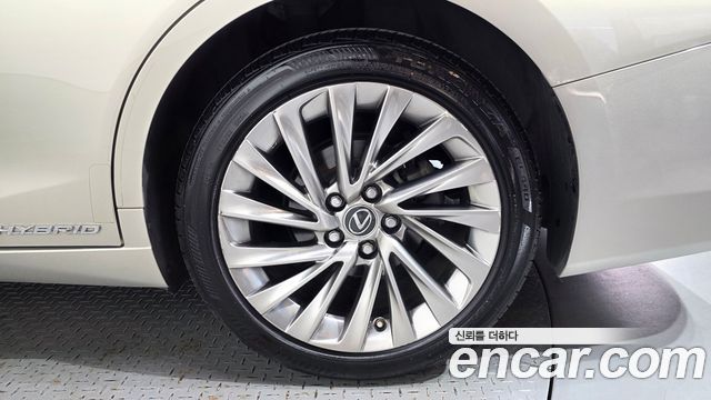 Lexus ES300h (VII) Luxury Plus 2019 — фото 21