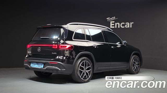 Mercedes-Benz EQB (X243) EQB300 4MATIC AMG Line 2023 — фото 2