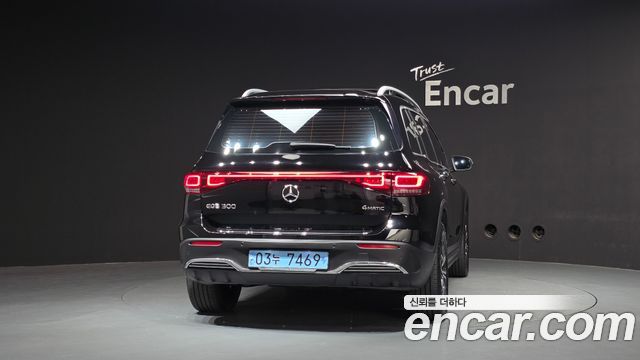 Mercedes-Benz EQB (X243) EQB300 4MATIC AMG Line 2023 — фото 4