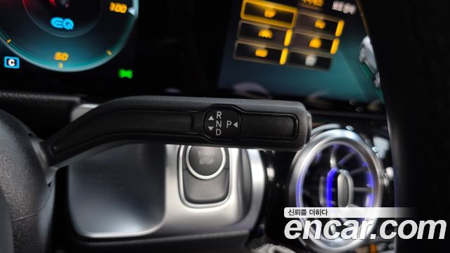 Mercedes-Benz EQB (X243) EQB300 4MATIC AMG Line 2023 — фото 9