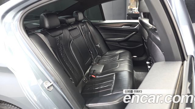 BMW 5 Series (G30) 520d xDrive M Sport Package Plus 2017 — фото 12
