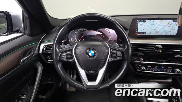 BMW 5 Series (G30) 520d xDrive M Sport Package Plus 2017 — фото 13