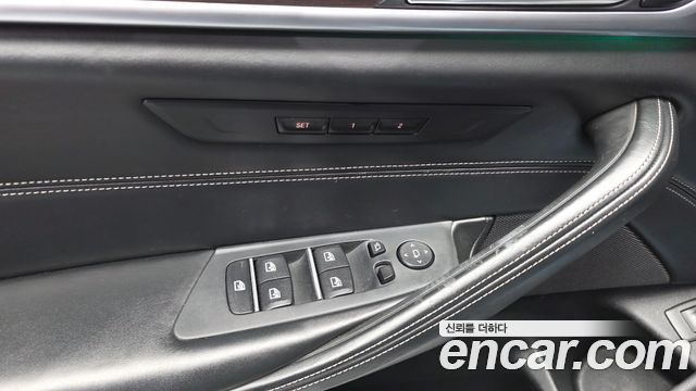 BMW 5 Series (G30) 520d xDrive M Sport Package Plus 2017 — фото 32