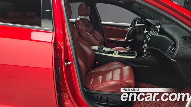 Kia Stinger 3.3 Turbo AWD GT 2018 — фото 26