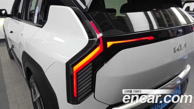 Kia EV3 Long Range 2WD Earth 2025 — фото 23