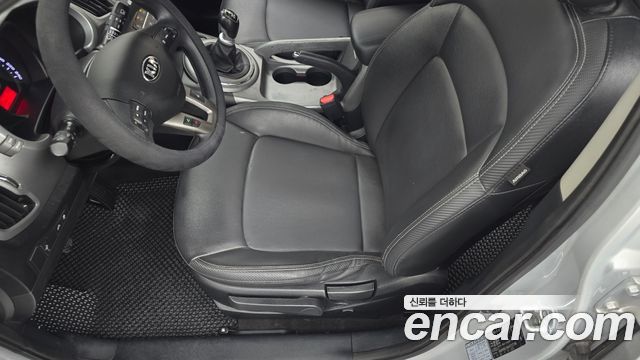 Kia Sportage R Diesel 2WD Luxury 2015 — фото 18