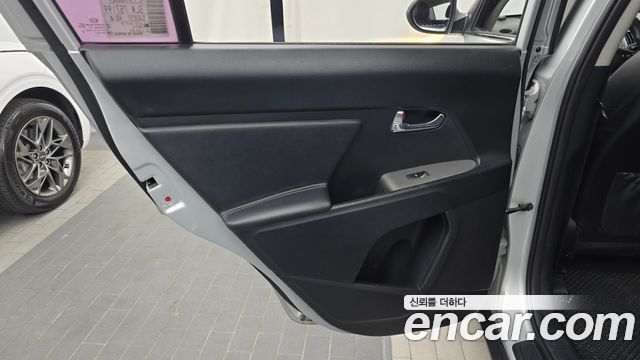 Kia Sportage R Diesel 2WD Luxury 2015 — фото 25