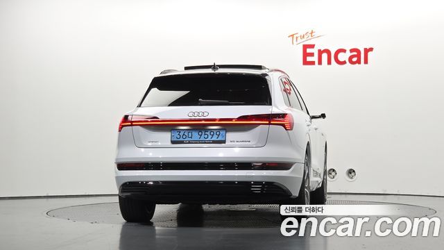 Audi e-tron 55 Quattro 2020 — фото 4