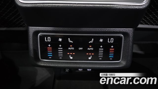 Audi e-tron 55 Quattro 2020 — фото 19