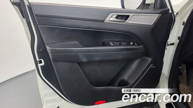 KG Mobility (SsangYong) Rexton Sports Khan Diesel 2.2 4WD Professional X (5-Link) 2019 — фото 30