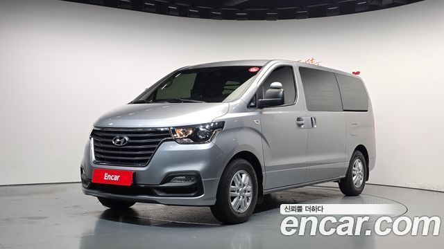 Hyundai Grand Starex Van 3-Seater Smart
