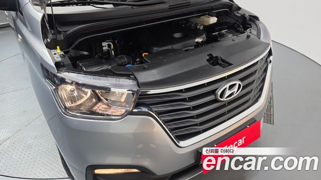 Hyundai Grand Starex Van 3-Seater Smart 2021 — фото 6